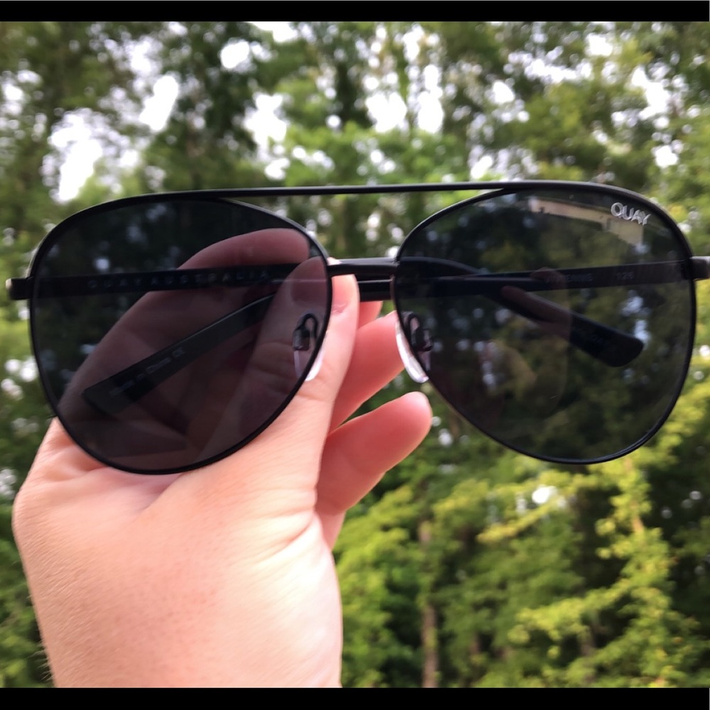 Quay Sunglasses | Black Vivienne | Great shape!